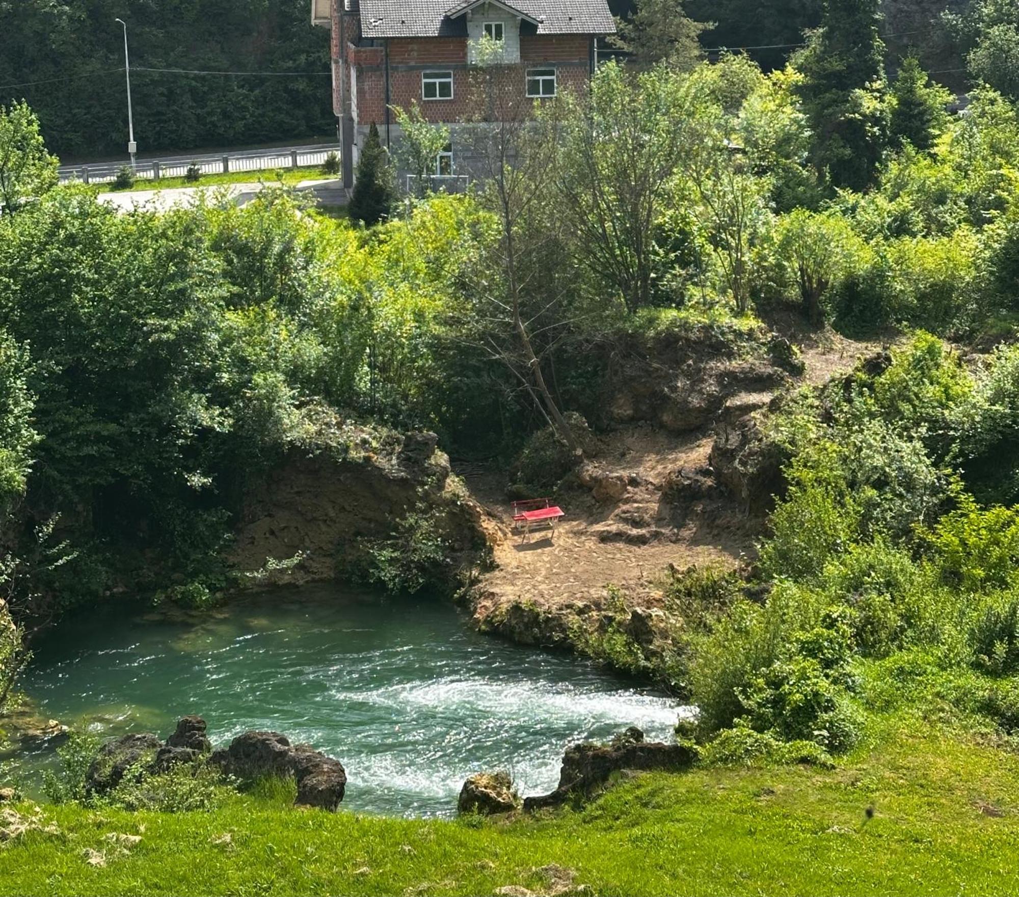 Apart Cobras Jajce Eksteriør bilde